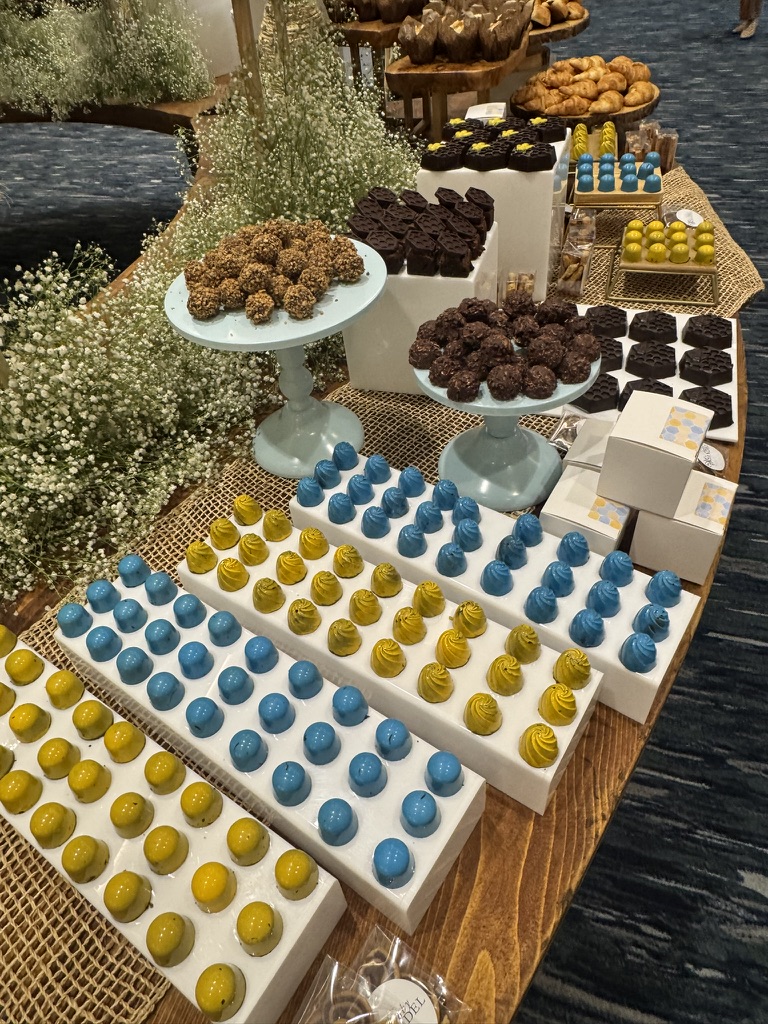 Brit Milah bee sweets